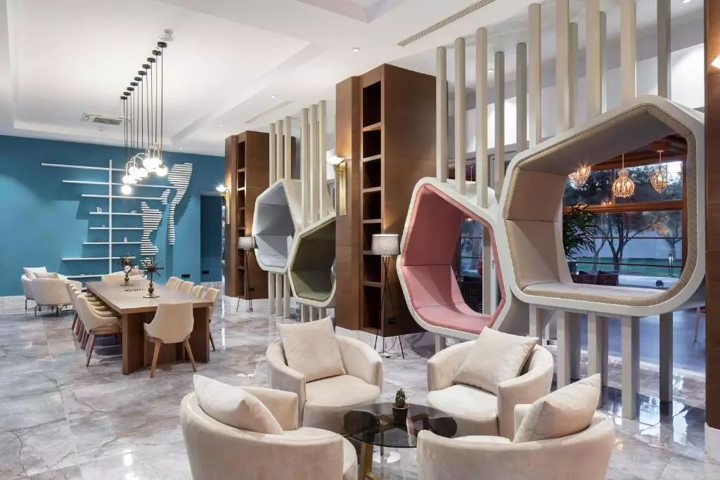Nirvana Cosmopolitan Hotel